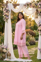 Plus Size Pink Cotton Dobby Co-ord Set for Women – Lace Detail Kurta & Pants Set